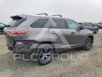 2016 Toyota Highlander photo