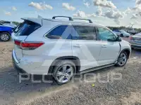 2016 Toyota Highlander photo