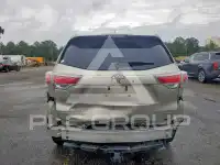 2016 Toyota Highlander photo