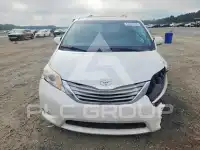 2016 Toyota SIENNA photo