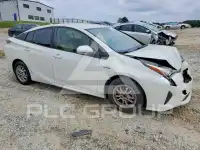 2016 Toyota PRIUS photo
