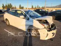 2016 Toyota PRIUS фото