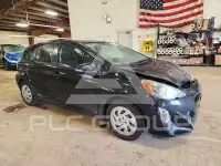 2016 Toyota PRIUS photo