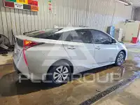 2016 Toyota PRIUS фото