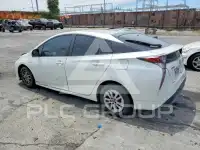 2016 Toyota PRIUS фото