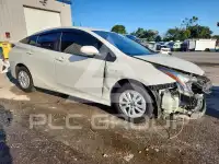 2016 Toyota PRIUS фото