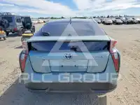 2016 Toyota PRIUS фото