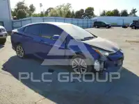 2016 Toyota PRIUS фото