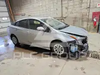 2016 Toyota PRIUS фото