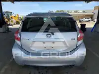 2016 Toyota PRIUS фото