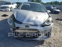 2016 Toyota PRIUS фото