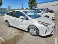 2016 Toyota PRIUS photo