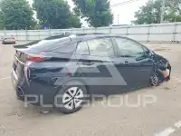 2016 Toyota PRIUS фото