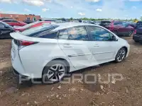 2016 Toyota PRIUS photo