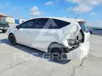 2016 Toyota PRIUS photo