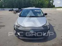 2016 Toyota PRIUS photo