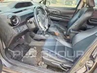 2016 Toyota PRIUS фото