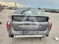 2016 Toyota PRIUS фото