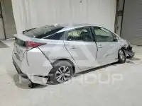 2016 Toyota PRIUS photo