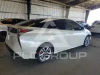 2016 Toyota PRIUS photo