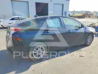 2016 Toyota PRIUS фото