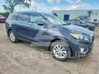 2016 KIA Sorento photo