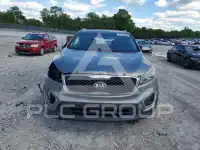 2016 KIA Sorento photo