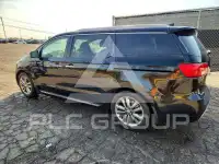 2016 KIA Sedona photo