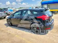 2016 Ford FOCUS фото