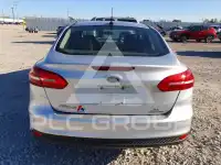 2016 Ford FOCUS photo