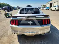 2016 Ford MUSTANG photo