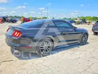 2016 Ford MUSTANG фото