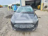 2016 Ford FUSION photo