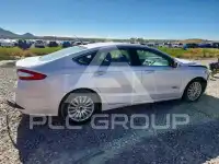 2016 Ford FUSION фото