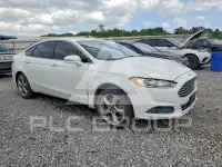 2016 Ford FUSION фото