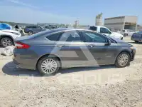 2016 Ford FUSION photo