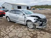 2016 Ford FUSION photo