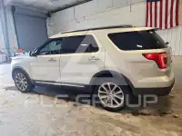 2016 Ford EXPLORER photo