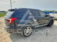 2016 Ford EXPLORER photo