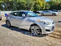 2016 Hyundai Veloster photo
