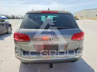 2016 Volkswagen Touareg фото