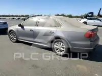 2016 Volkswagen Passat photo