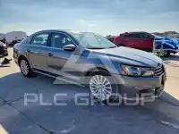 2016 Volkswagen Passat photo