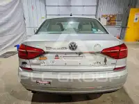 2016 Volkswagen Passat photo