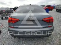2016 Volkswagen Passat photo