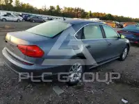 2016 Volkswagen Passat photo