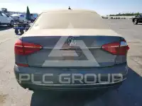 2016 Volkswagen Passat photo