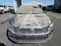 2016 Volkswagen Passat photo