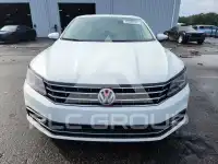 2016 Volkswagen Passat photo