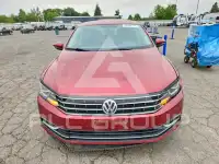 2016 Volkswagen Passat фото